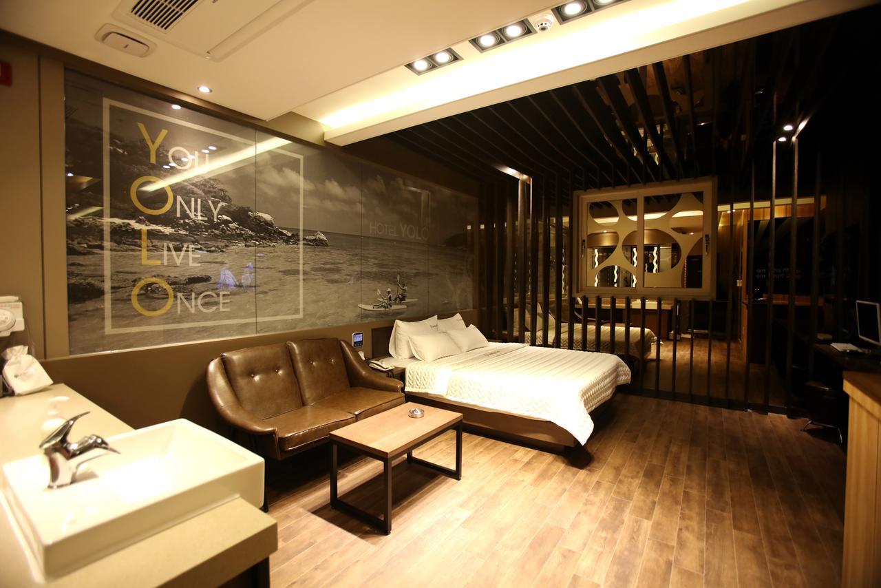 Hotel Yolo Chongnae-dong Bagian luar foto